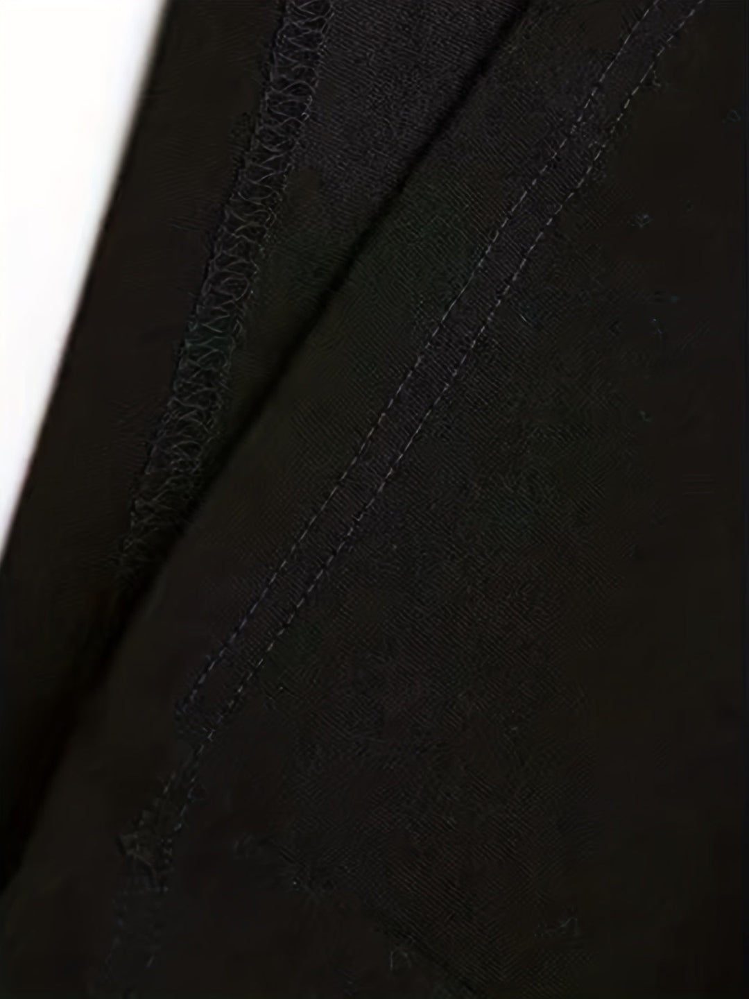 James™ | Elegant Round Neck T-shirt with Graphic Print